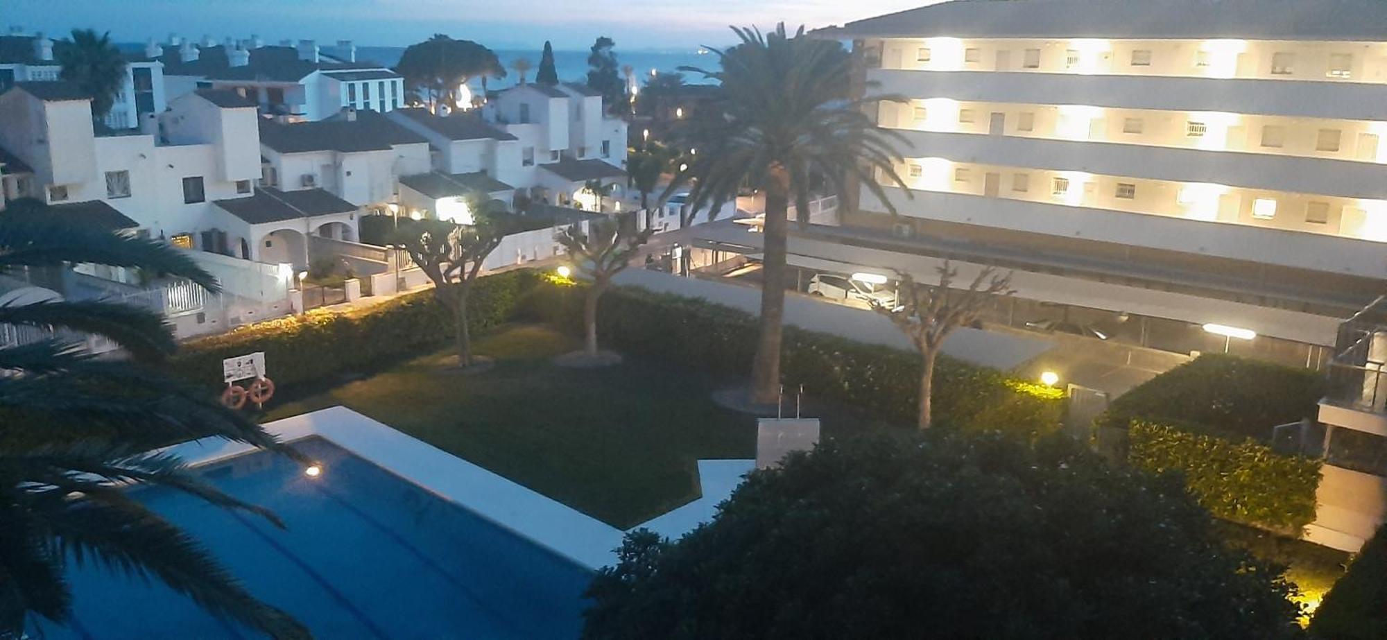 50 M De La Plage! Proche Du Centre Ville! Piscine! Vue Sur Mer Et Montagnes! Wifi! 2 Velos A Disposition! Камбрильс Экстерьер фото